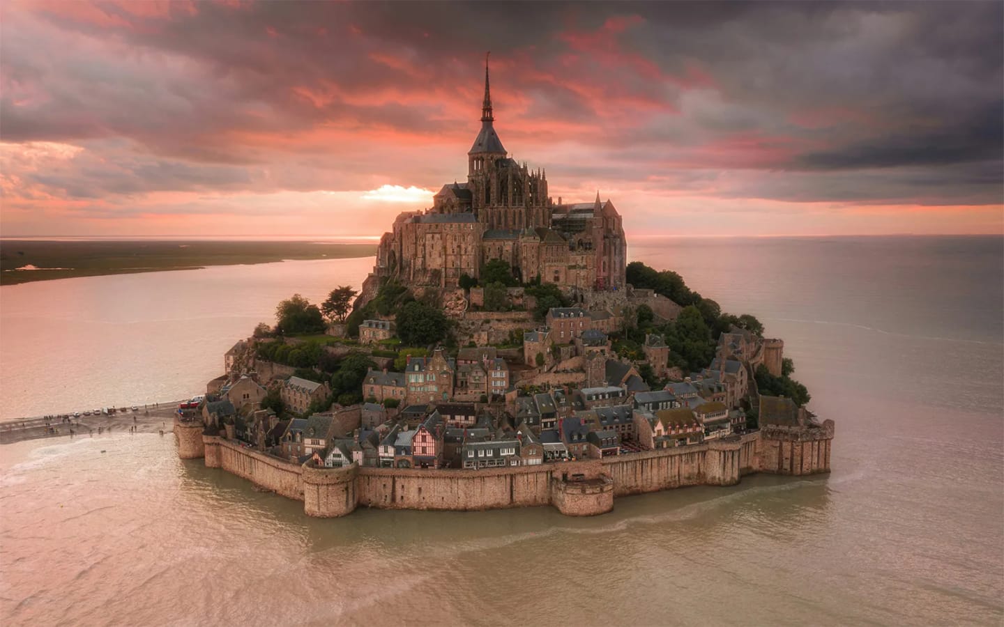 Viaggio tra storia e leggenda: visitare Mont Saint Michel